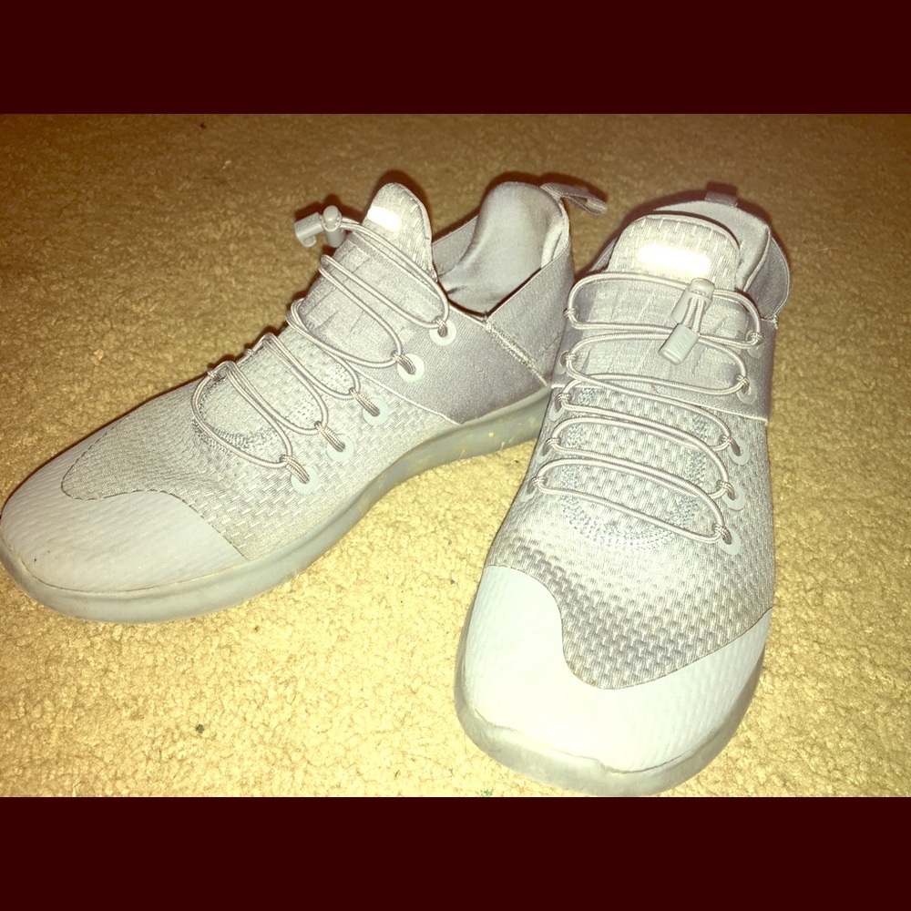 Nike shoes size 9